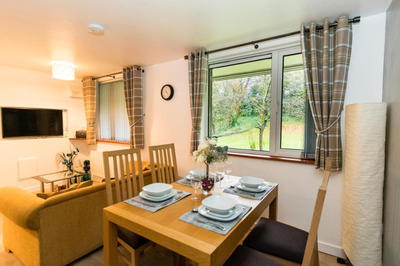 1 Bedroom Newton Apartment L Free Parking L Wigan Royal Infirmary L Haigh Hall L Central Location ภายนอก รูปภาพ