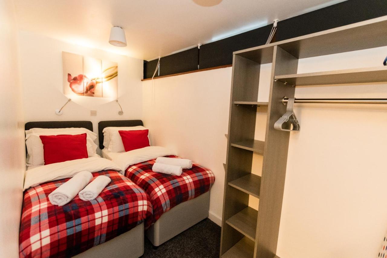 1 Bedroom Newton Apartment L Free Parking L Wigan Royal Infirmary L Haigh Hall L Central Location ภายนอก รูปภาพ