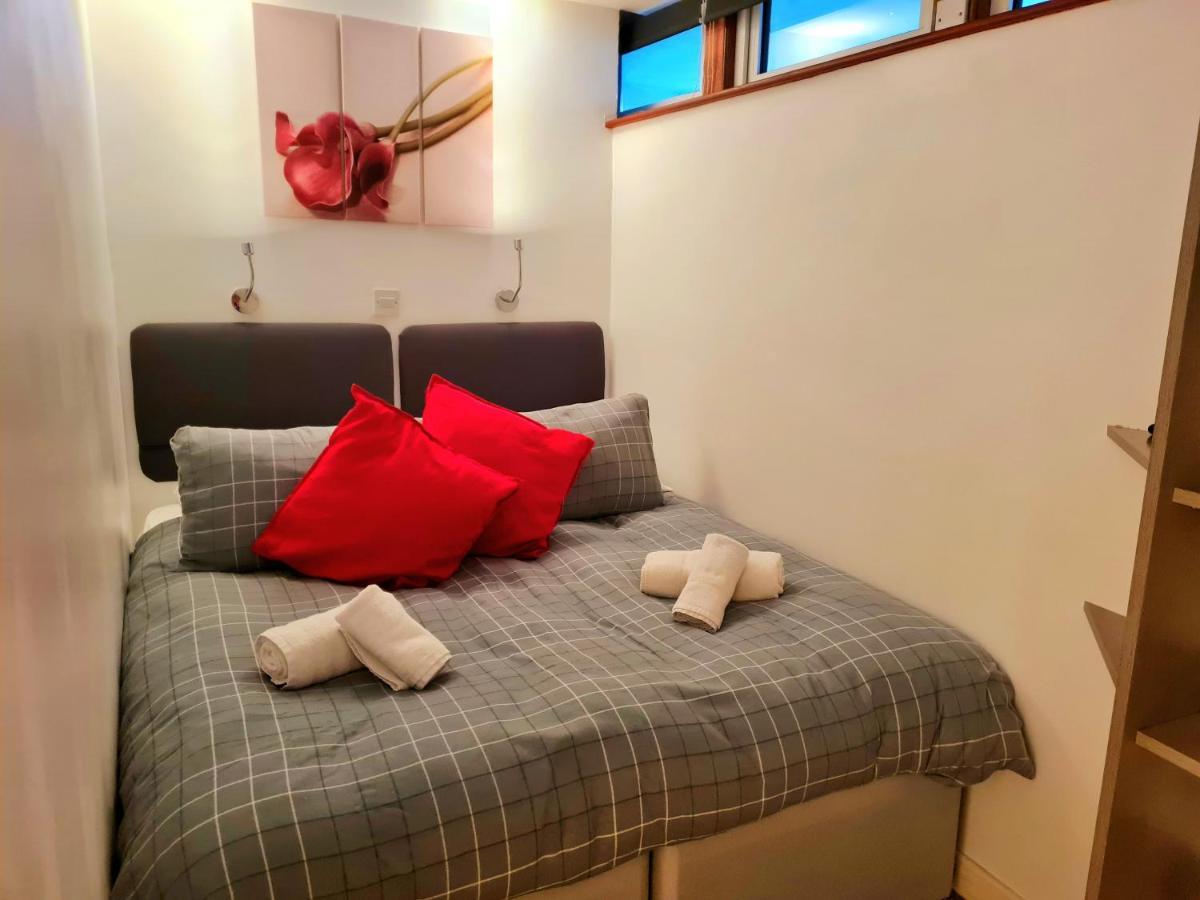 1 Bedroom Newton Apartment L Free Parking L Wigan Royal Infirmary L Haigh Hall L Central Location ภายนอก รูปภาพ